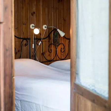 Mid-century Modern Gem In Braga Apartman