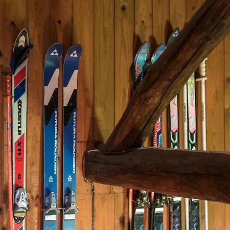 Mid-century Modern Gem In Braga Сasa de vacaciones