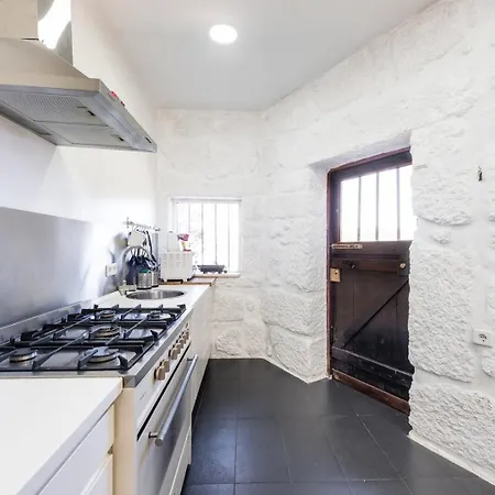Apartman Mid-century Modern Gem In Braga Soengas