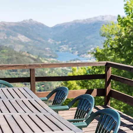 Mid-century Modern Gem In Braga Сasa de vacaciones Soengas