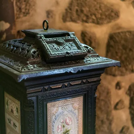 Mid-century Modern Gem In Braga Сasa de vacaciones *