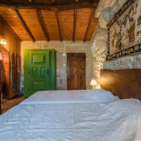 Casa Da Pedra Pinta * Soengas