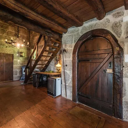 Casa Da Pedra Pinta * Soengas