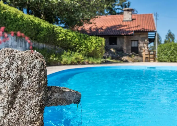 Mid-century Modern Gem In Braga Ferienhaus