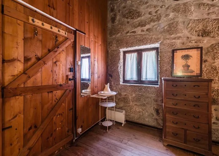 Mid-century Modern Gem In Braga Prázdninový dům Soengas