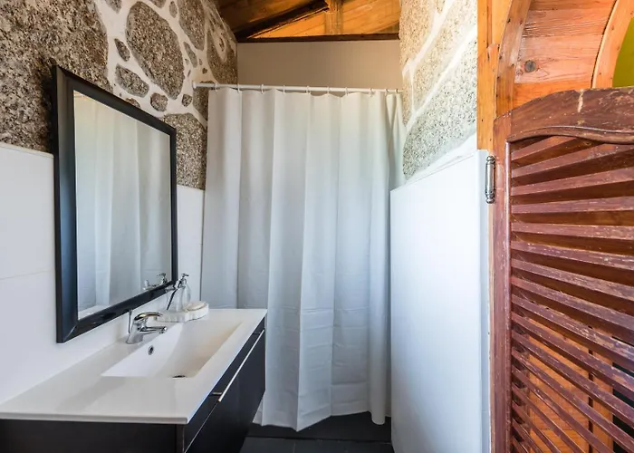 Mid-century Modern Gem In Braga Ferienhaus